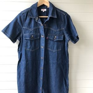 Levi’s Dark Denim Short Sleeved Shirt Dress